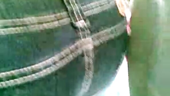 Busty шаргал дэгдээхэйгээ авсан түүний чихмэл